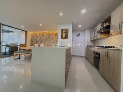 Apartamento en venta en Loma Del Esmeraldal, Envigado · foto 4 de 15