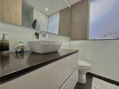 Apartamento en venta en Loma Del Esmeraldal, Envigado · foto 6 de 15
