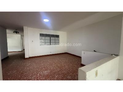 Casa de 4 alcobas en venta en Boston, Medellín, 171 m² · foto 2 de 20