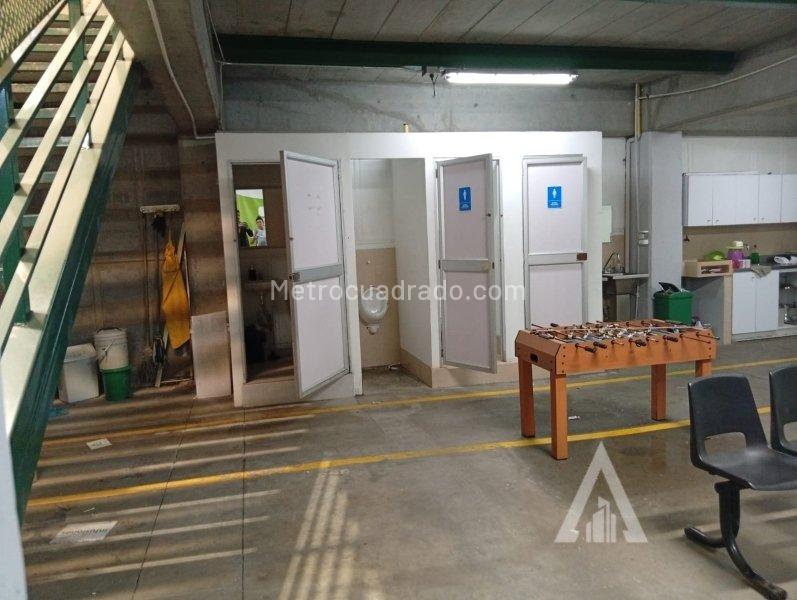 Bodega en Arriendo, Copacabana, Medellín - Más