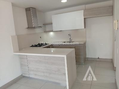 Apartamento de 3 alcobas en arriendo en Envigado, Envigado, 97 m² · foto 2 de 20