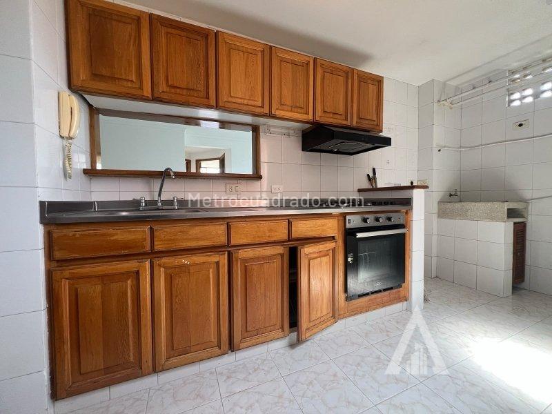 1BR Apartment in Poblado (54 m²)