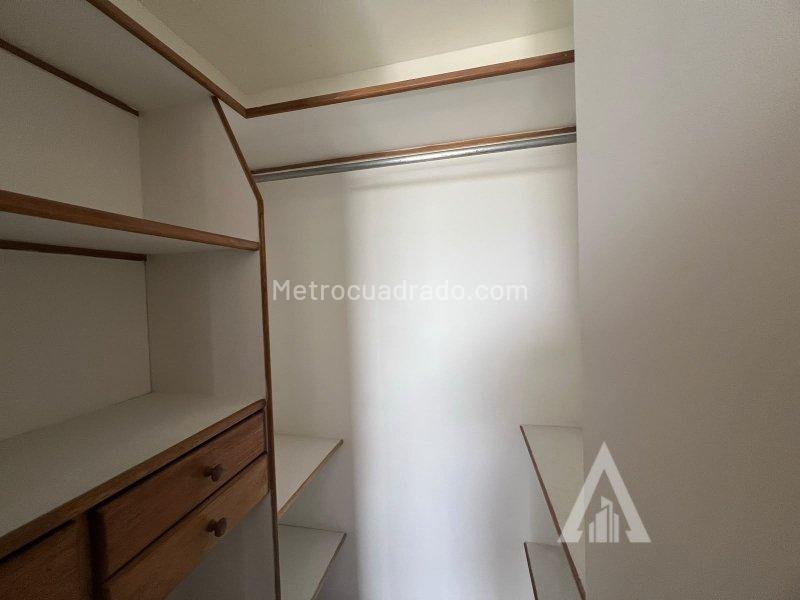 1BR Apartment in Poblado (54 m²) - 4