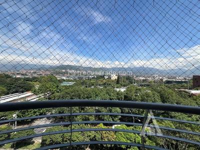 Apartamento en venta en El Poblado, Medellín · foto 12 de 16