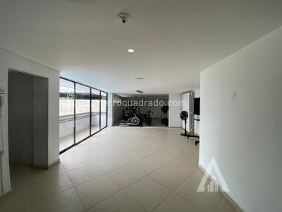 Apartamento de 2 alcobas en venta en Loma Del Indio, Medellín, 67 m² · foto 2 de 18