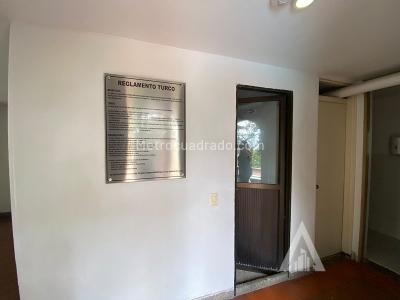 Apartamento de 2 alcobas en venta en Loma Del Indio, Medellín, 67 m² · foto 3 de 18