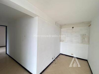 Apartamento de 2 alcobas en venta en Loma Del Indio, Medellín, 67 m² · foto 8 de 18