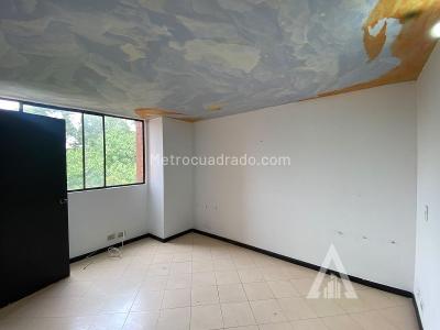 Apartamento de 2 alcobas en venta en Loma Del Indio, Medellín, 67 m² · foto 14 de 18