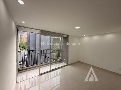 Apartamento en venta en Itagui, Itagüí · foto 2 de 13