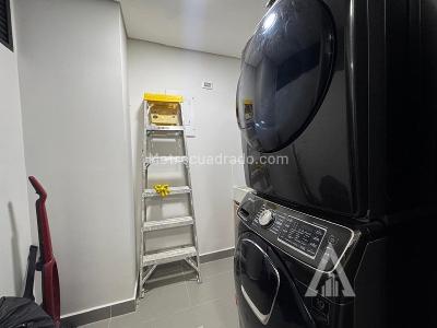 Apartamento en venta en El Poblado, Medellín · foto 3 de 15