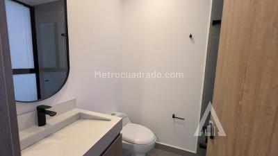 Apartamento de 2 alcobas en arriendo en Castropol, Medellín, 88 m² · foto 8 de 18