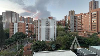 Apartamento de 2 alcobas en arriendo en Castropol, Medellín, 88 m² · foto 14 de 18