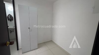 Apartamento de 3 alcobas en arriendo en Castropol, Medellín, 146 m² · foto 2 de 20