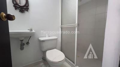 Apartamento de 3 alcobas en arriendo en Castropol, Medellín, 146 m² · foto 3 de 20