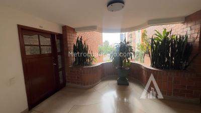 Apartamento de 4 alcobas en arriendo en El Poblado, Medellín, 220 m² · foto 10 de 20