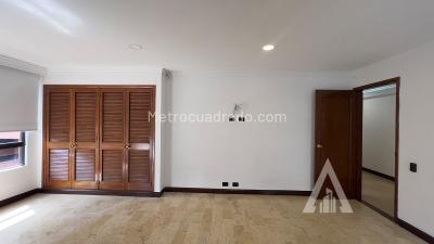 Apartamento de 4 alcobas en arriendo en El Poblado, Medellín, 220 m² · foto 13 de 20