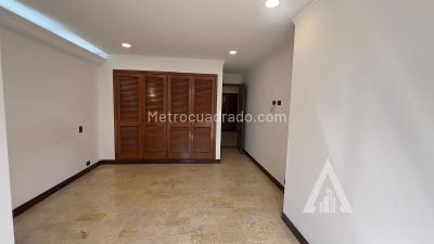 Apartamento de 4 alcobas en arriendo en El Poblado, Medellín, 220 m² · foto 17 de 20