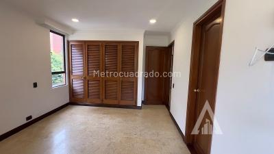 Apartamento de 4 alcobas en arriendo en El Poblado, Medellín, 220 m² · foto 18 de 20