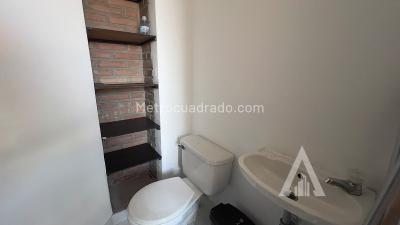 Apartamento de 2 alcobas en arriendo en Castropol, Medellín, 87 m² · foto 9 de 19