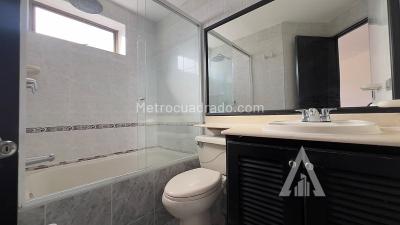 Apartamento de 2 alcobas en arriendo en Castropol, Medellín, 87 m² · foto 14 de 19