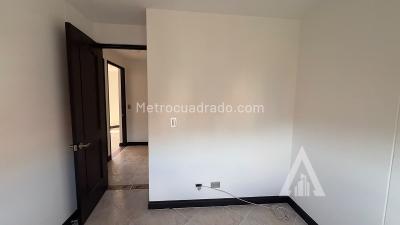 Apartamento de 2 alcobas en arriendo en Castropol, Medellín, 87 m² · foto 3 de 19
