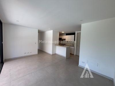 Apartamento en arriendo en Castropol, Medellín · foto 8 de 15