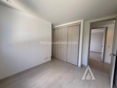 Apartamento en arriendo en Castropol, Medellín · foto 9 de 15