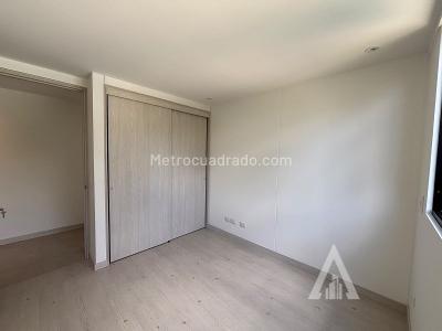 Apartamento en arriendo en Castropol, Medellín · foto 11 de 15