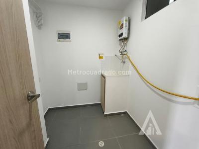 Apartamento de 3 alcobas en venta en El Poblado, Medellín, 87 m² · foto 2 de 20