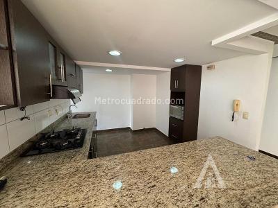 Apartamento de 3 alcobas en venta en El Poblado, Medellín, 120 m² · foto 3 de 20