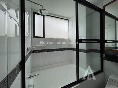 Apartamento en arriendo en Castropol, Medellín · foto 2 de 16