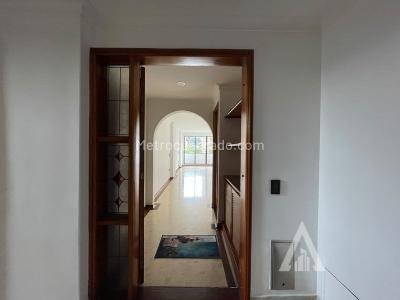 Apartamento en arriendo en Castropol, Medellín · foto 5 de 16