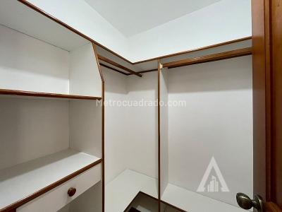 Apartamento en arriendo en Castropol, Medellín · foto 6 de 16