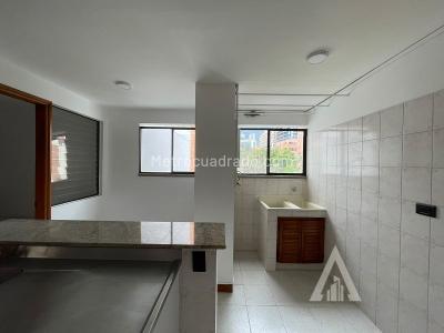 Apartamento en arriendo en Castropol, Medellín · foto 9 de 16