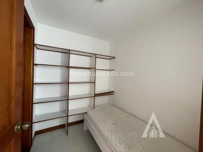 Apartamento en arriendo en Castropol, Medellín · foto 11 de 16