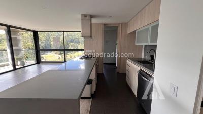 Apartamento en venta en El Poblado, Medellín · foto 2 de 20