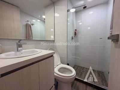 Apartamento de 3 alcobas en venta en El Poblado, Medellín, 130 m² · foto 2 de 9