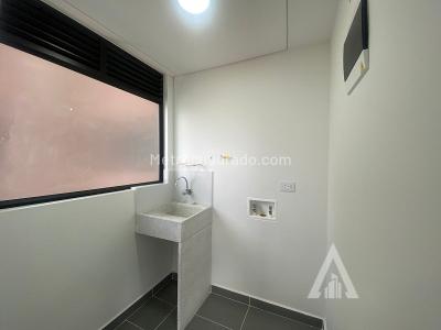 Apartamento de 3 alcobas en venta en Av Las Palmas, Medellín, 76 m² · foto 10 de 15
