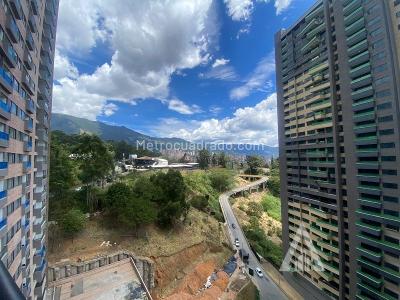 Apartamento de 3 alcobas en venta en Av Las Palmas, Medellín, 76 m² · foto 12 de 15