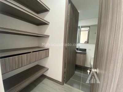 Apartamento de 3 alcobas en venta en Av Las Palmas, Medellín, 76 m² · foto 2 de 15