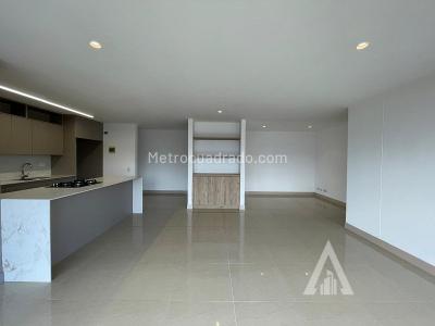 Apartamento en venta en El Poblado, Medellín · foto 2 de 9