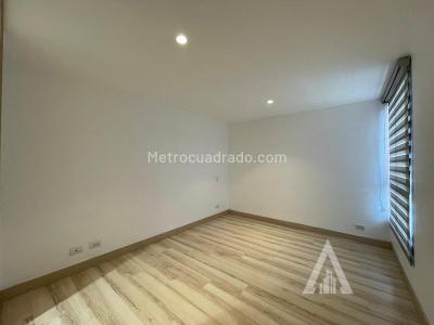 Apartamento en venta en El Poblado, Medellín · foto 6 de 9