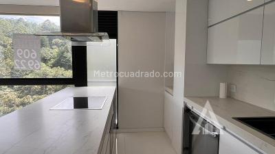 Apartamento en venta en El Poblado, Medellín · foto 5 de 9