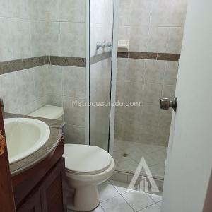 Apartamento de 1 alcoba en venta en La Aguacatala, Medellín, 42 m² · foto 3 de 15