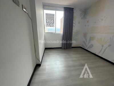 Apartamento de 3 alcobas en arriendo en Los Colores, Medellín, 76 m² · foto 12 de 15