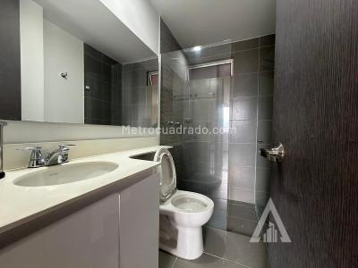 Apartamento de 3 alcobas en arriendo en Los Colores, Medellín, 76 m² · foto 15 de 15