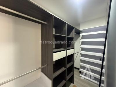 Apartamento de 3 alcobas en arriendo en Los Colores, Medellín, 76 m² · foto 6 de 15