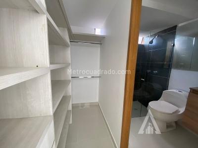 Apartamento de 1 alcoba en arriendo en Loma Del Indio, Medellín, 49 m² · foto 2 de 15