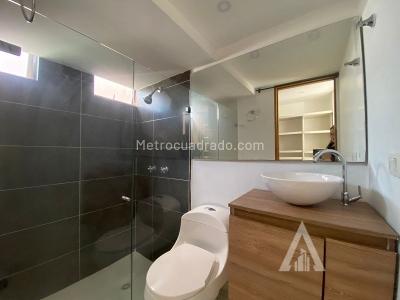 Apartamento de 1 alcoba en arriendo en Loma Del Indio, Medellín, 49 m² · foto 3 de 15