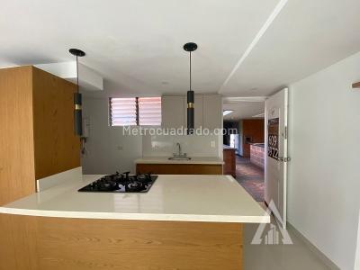 Apartamento de 1 alcoba en arriendo en Loma Del Indio, Medellín, 49 m² · foto 10 de 15